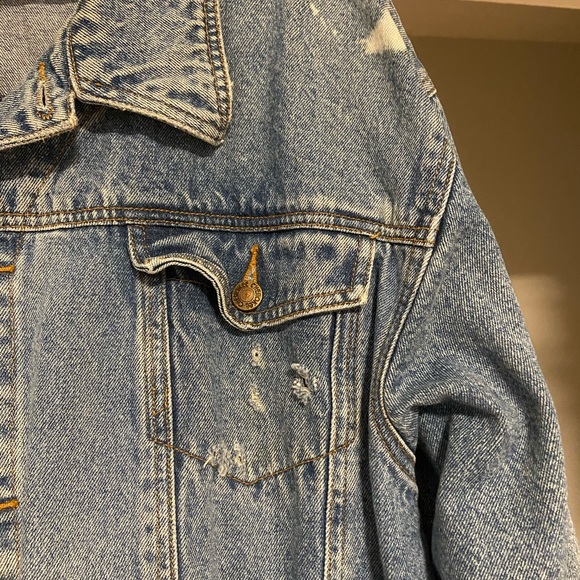 Vintage Oversized Distressed Denim Jacket - Picture 3 of 8